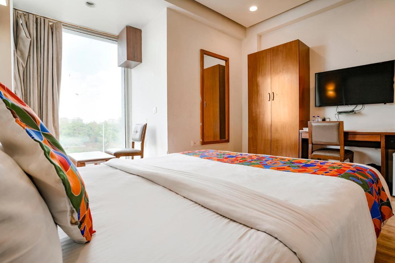 Fabhotel Kyra - Near Airport Road أحمد أباد المظهر الخارجي الصورة