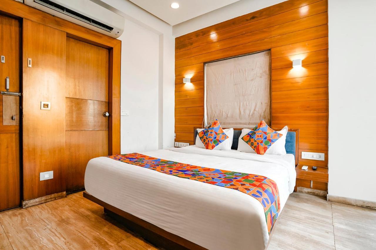 Fabhotel Kyra - Near Airport Road أحمد أباد المظهر الخارجي الصورة