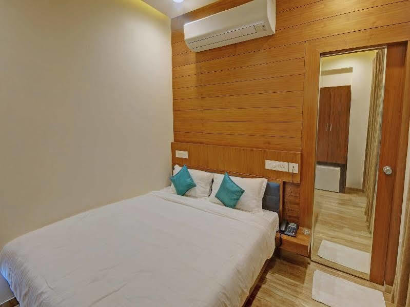 Fabhotel Kyra - Near Airport Road أحمد أباد المظهر الخارجي الصورة