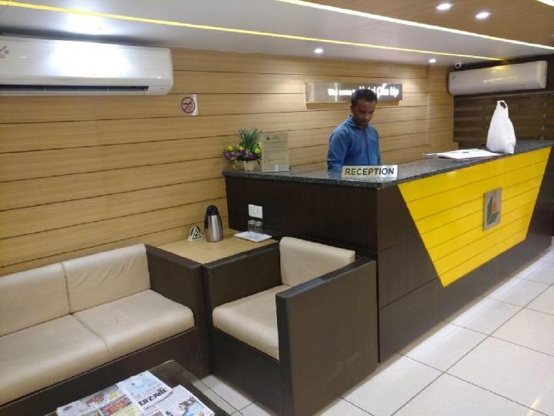 Fabhotel Kyra - Near Airport Road أحمد أباد المظهر الخارجي الصورة