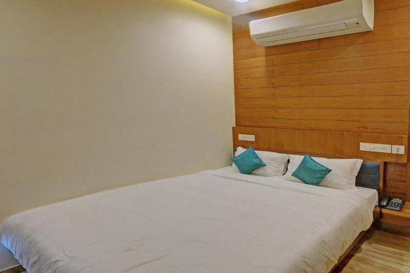 Fabhotel Kyra - Near Airport Road أحمد أباد المظهر الخارجي الصورة